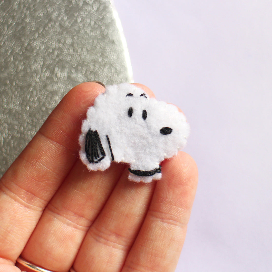 Snoopy Pin Badge